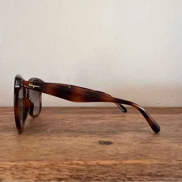 NWT FERRAGAMO 56mm Square Sunglasses - Picture 4 of 14